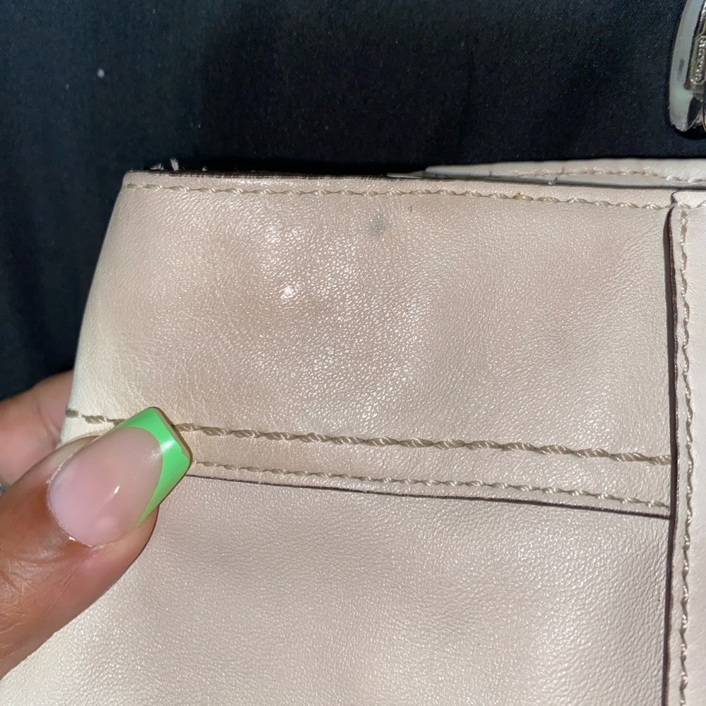 Coach Cream Leather Shoulder Bag - Picture 15 of 15